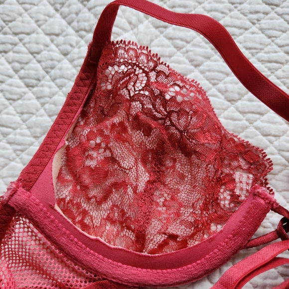 3/$20 Red Lace Bra - Picture 4 of 5